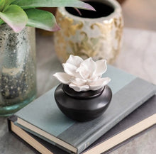 Load image into Gallery viewer, Gardenia Porcelain Diffuser
